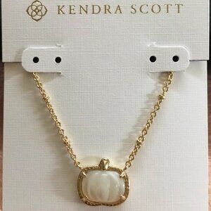 Kendra Scott Pumpkin Gold Short Pendant Necklace In Ivory Mother-of-Pearl